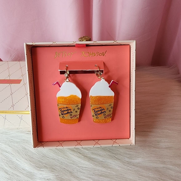 🏷 CLEARANCE! Betsey Johnson Pumpkin Spice Latte Drop Earrings - Picture 5 of 9